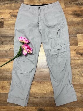 Patagonia Light Gray Women’s Cargo Pants 100%Nylon 100% Polyamide Size 8
